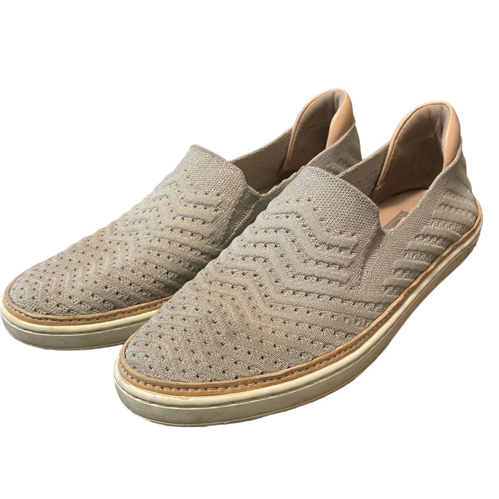 UGG size 7.5 Sammy Chevron Metallic Silver Slip On Sneakers